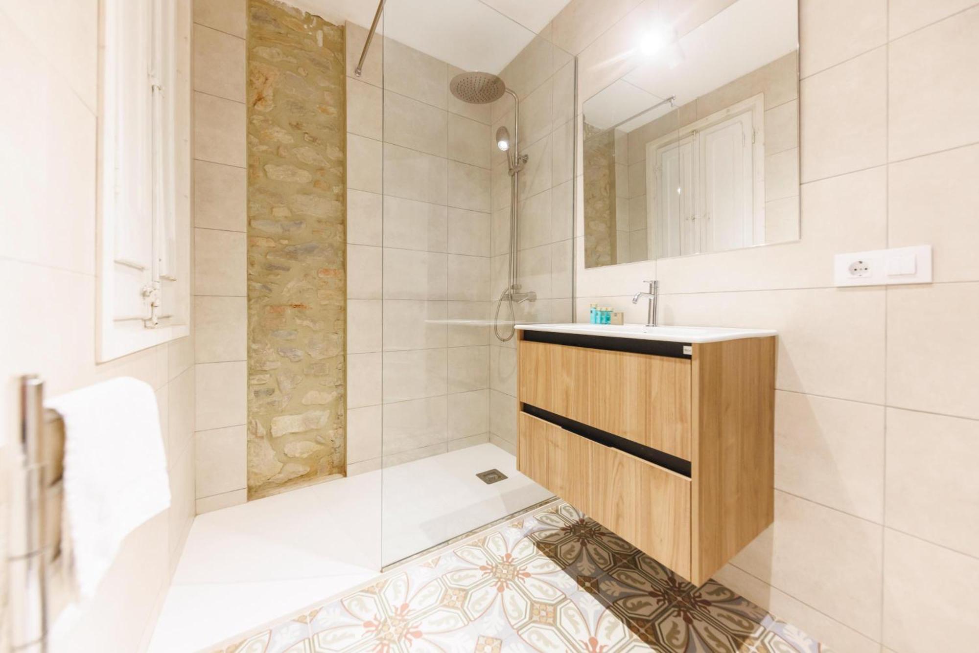 Bravissimo El Lleo, Bright 4-Bedroom Apartment Girona Eksteriør billede